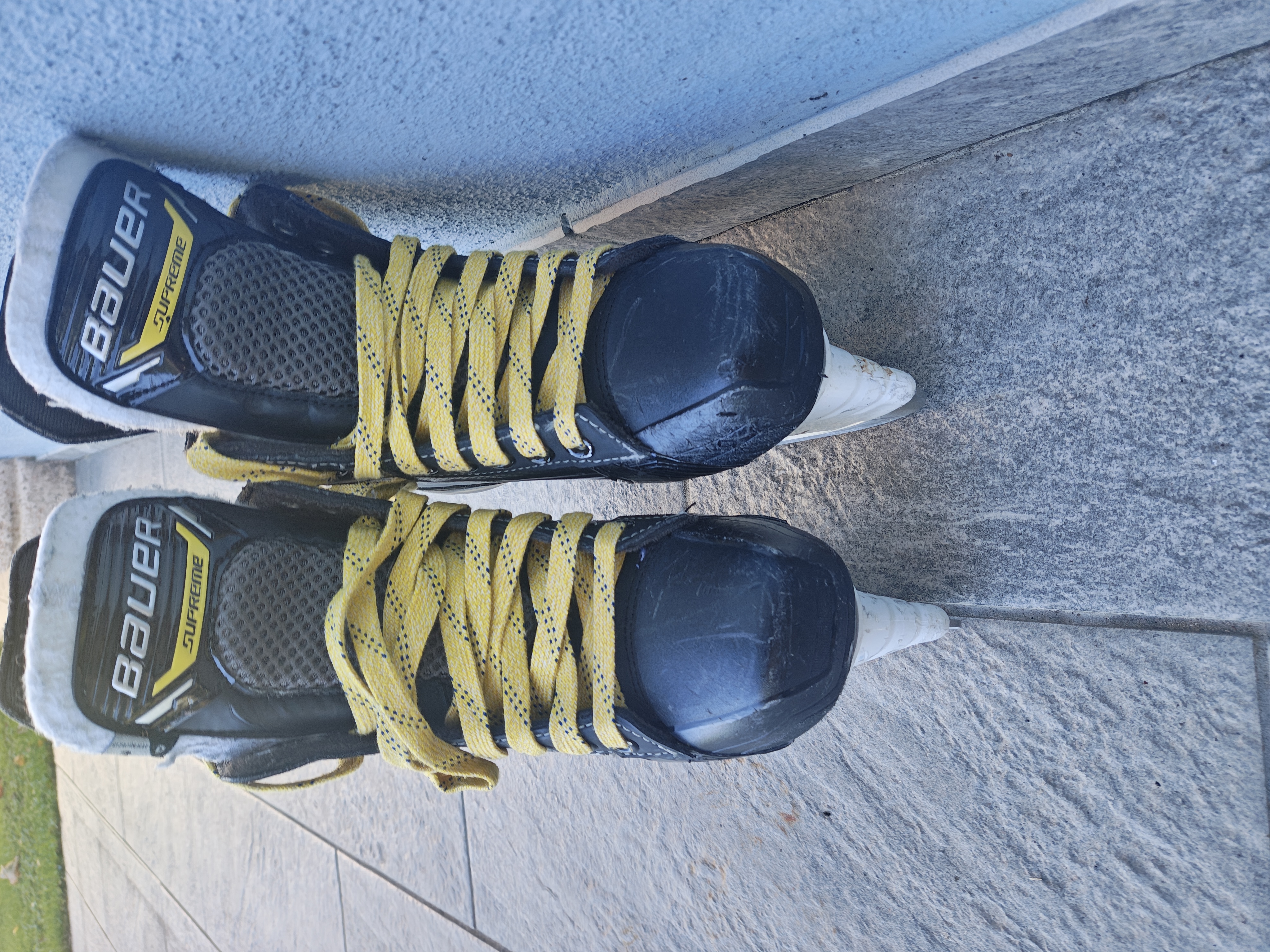 Pattini Bauer size 3