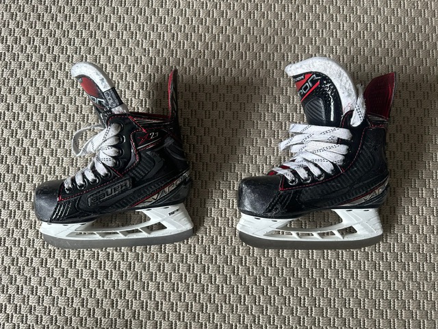 Pattini BAUER Vapor X2.7 Youth Y10 EE / 28 cm