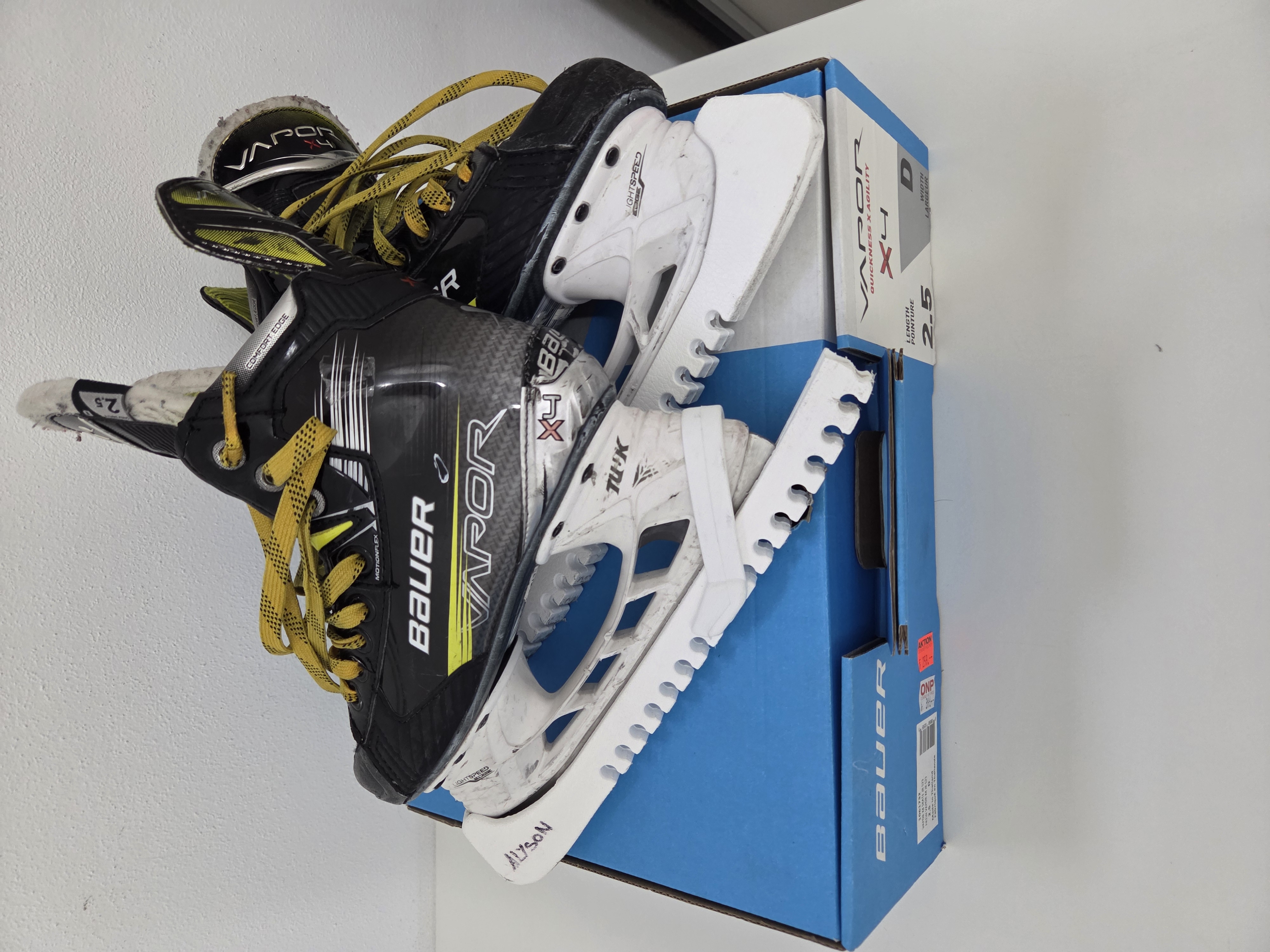 Pattini Bauer Vapor X4 Gr. 35,5 (2.5D)