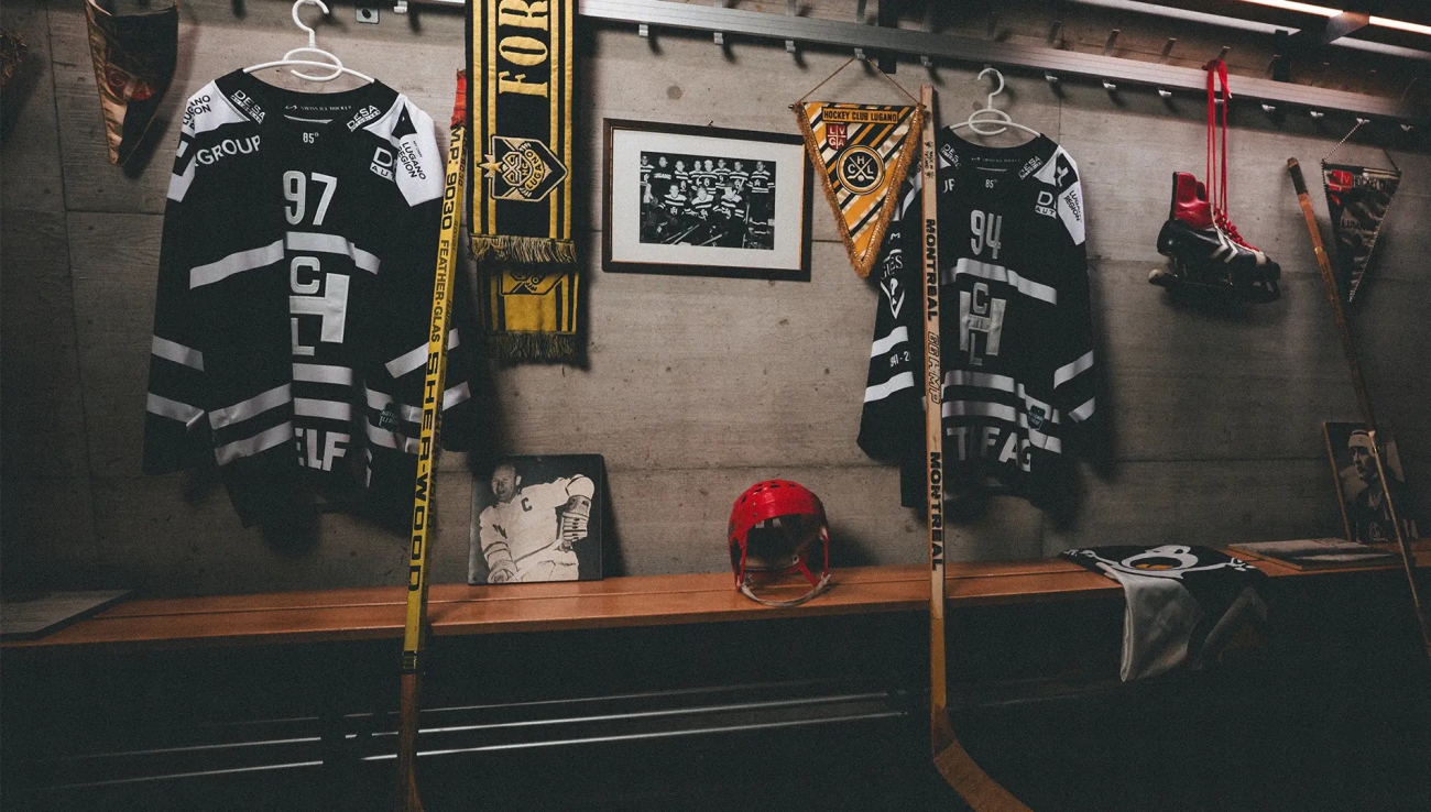 Auktion dritte Trikots und Bomberjacken 2025/26